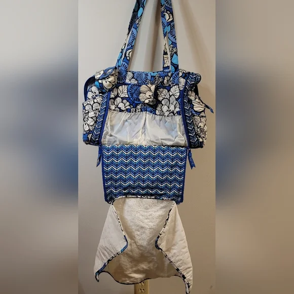 C - Vera Bradley blue bayou diaper bag - Picture 13 of 13